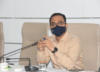 रेमडेसिव्हिर आणि टॉसिलिझुमॅब औषधांचा पुरेसा साठा – जिल्हाधिकारी डॉ. देशमुख