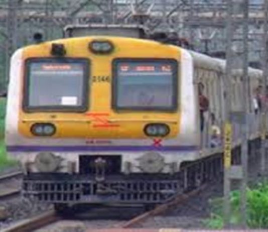 जेईई परीक्षा देणाऱ्या विद्यार्थ्यांसाठी मुंबईत अतिरिक्त गाड्या चालवण्याचा पश्चिम रेल्वेचा निर्णय