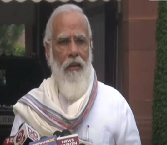 पंतप्रधानांनी बिहारमध्ये ‘नमामि गंगे’ योजना आणि ‘अमृत’ योजनेंतर्गत विविध प्रकल्पांचे उद्घाटन केले