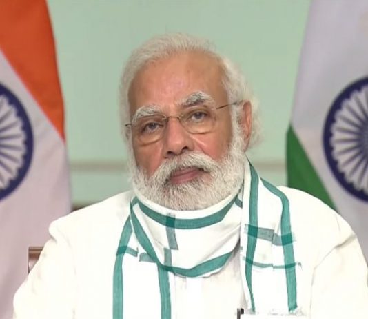 शेतकरी आणि कामगारांसाठीची नवी विधेयकं त्यांना अनावश्यक कायद्यांच्या गुंत्यातून मुक्त करणारी असल्याचं प्रधानमंत्री नरेंद्र मोदी यांचं प्रतिपादन