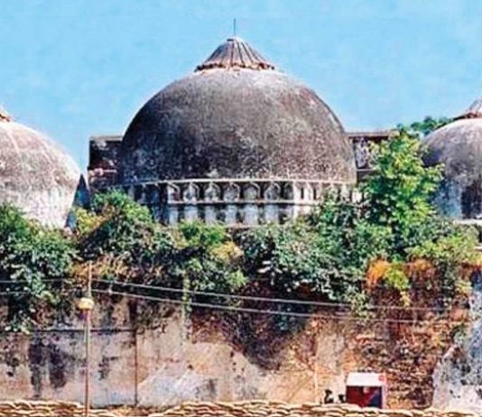 बाबरी मशीद विध्वंस प्रकरणातले सर्व ३२ आरोपींची निर्दोष मुक्तता