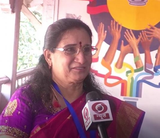 प्रभावी अध्यापन, कडक शैक्षणिक शिस्त आणि विद्यार्थ्यांच्या चांगल्या कामगिरीबद्दल मुंबईच्या रसायनशास्त्र शिक्षकास मिळाला राष्ट्रीय पुरस्कार