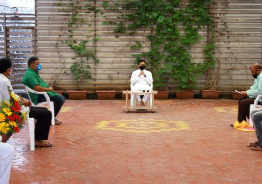 समाज जागृती आणि संस्कृती संवर्धनाचे कार्य करणाऱ्या लोकलावंताचे सर्व प्रश्न तातडीने मार्गी लावणार