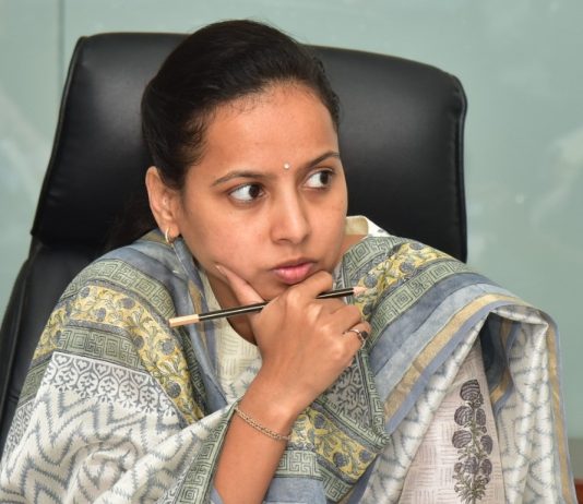 पनवेल महानगरपालिकेत कोविड-१९ च्या उपाययोजनेला प्राधान्य द्यावे – उद्योग राज्यमंत्री आदिती तटकरे यांचे निर्देश