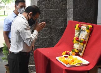 आद्यक्रांतिकारक राजे उमाजी नाईक यांच्या जयंतीनिमित्त जिल्हाधिकारी डॉ.देशमुख यांच्याकडून अभिवादन