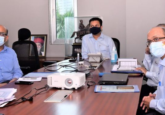 महाराष्ट्र आरोग्य विज्ञान विद्यापीठात नवीन वैद्यकीय पदवी महाविद्यालय व पदव्युत्तर संस्था सुरू करण्याबाबतचा परिपूर्ण अहवाल तयार करा