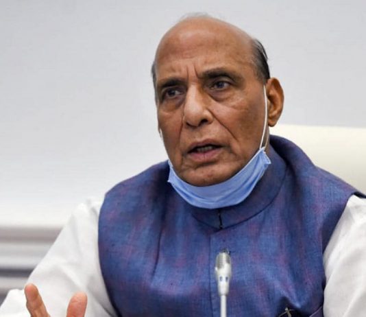 रशियात, मॉस्को इथे एससीओ, सीएसटीओ आणि सीआयएसच्या सदस्य देशांच्या संरक्षण मंत्र्यांच्या संयुक्त बैठकीत संरक्षण मंत्री राजनाथ सिंह यांचे भाषण