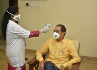 ‘माझे कुटुंब, माझी जबाबदारी’ महापालिका पथकाकडून मुख्यमंत्र्यांच्या परिवाराचे आरोग्य सर्व्हेक्षण