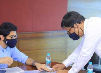 मिठी नदी विकास प्रकल्पासह विविध कामांचा पालकमंत्री आदित्य ठाकरे यांनी घेतला आढावा