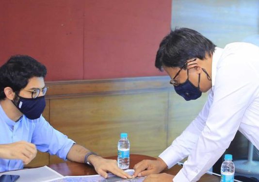 मिठी नदी विकास प्रकल्पासह विविध कामांचा पालकमंत्री आदित्य ठाकरे यांनी घेतला आढावा