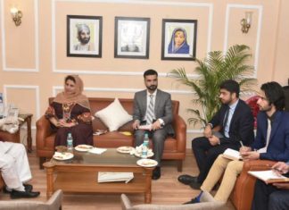 अफगाणिस्तानच्या मुंबईतील वाणिज्यदूत झाकिया वर्दक यांनी घेतली छगन भुजबळ यांची भेट