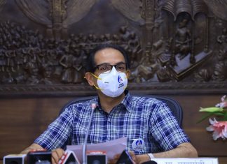 पूर आणि अतिवृष्टीमुळे नुकसान झालेल्यांसाठी १० हजार कोटींचे पॅकेज जाहीर