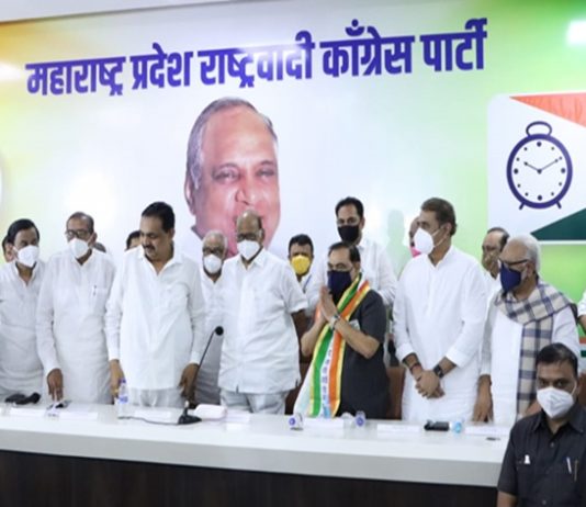 एकनाथ खडसे यांचा आज राष्ट्रवादी काँग्रेसमध्ये अधिकृतरित्या प्रवेश