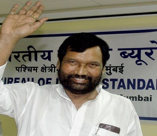 केंद्रीय मंत्री रामविलास पासवान यांचे निधन