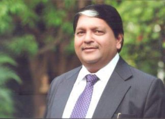 सुप्रसिदध उद्योजक कृष्णकुमार गोयल यांच्या शुभहस्ते “काव्यातील नक्षत्र”चे प्रकाशन