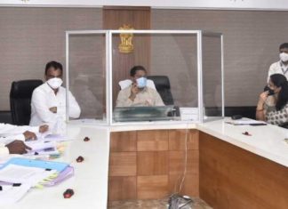 स्वातंत्र्य सैनिकांच्या सन्मानार्थ सकारात्मक भूमिका घेऊन त्यांच्या मागण्या प्राधान्याने मान्य कराव्यात