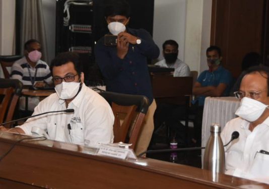 पुणे जिल्ह्यातील अतिवृष्टी आणि पूरस्थितीचा उपमुख्यमंत्री अजित पवार यांनी घेतला आढावा