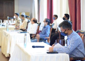 पुणे पदवीधर, शिक्षक मतदार संघ निवडणूक पूर्वतयारीचा मुख्य निवडणूक अधिकारी बलदेव सिंग यांनी घेतला आढावा कोरोनाच्या पार्श्वभूमीवर आवश्यक ती सर्व खबरदारी घेवून निवडणूक प्रक्रिया सुरळीत पार पाडा मुख्य निवडणूक अधिकारी बलदेव सिंग