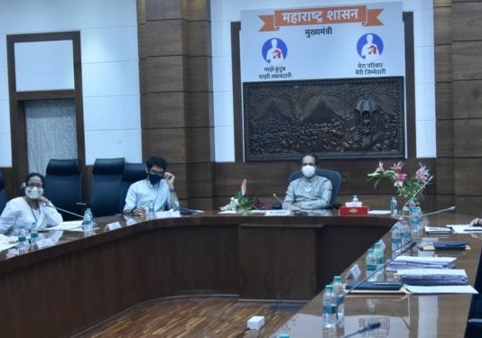 मुंबईतील पाणीकपात टाळण्यासाठी समुद्राचे खारे पाणी गोडे करणार – मुख्यमंत्री उद्धव ठाकरे