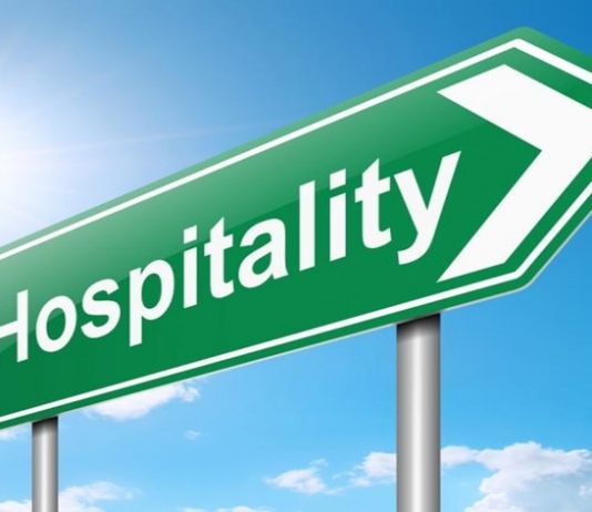 पर्यटकांना चांगल्या सुविधा उपलब्ध करुन देण्यासाठी हॉस्पिटॅलिटी क्षेत्राला उद्योगाचा दर्जा देण्याचा राज्य मंत्रिमंडळाचा निर्णय