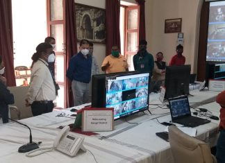 पुणे विभाग पदवीधर व शिक्षक मतदार संघ निवडणूक 1202 मतदान केंद्रावर व्हिडीओग्राफी व लाइव वेबकास्टिंग : विभागीय आयुक्त सौरभ राव यांनी घेतला आढावा