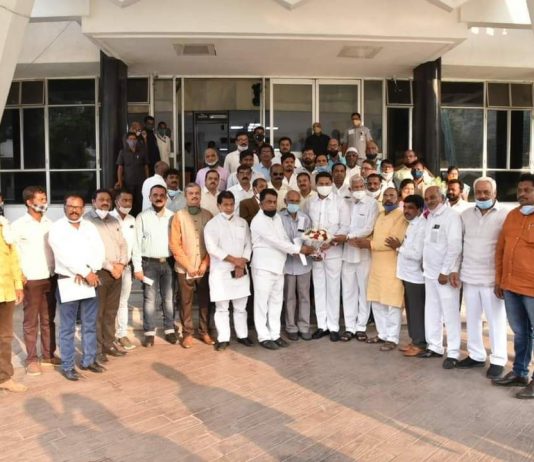 ‘बारा बलुतेदारांच्या प्रतिनिधींनी’ विधानसभा अध्यक्षांसमोर मांडल्या आपल्या व्यथा