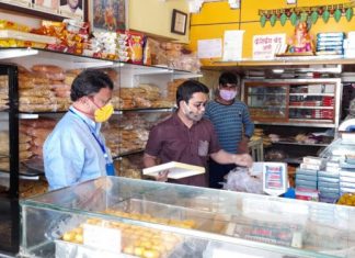 अन्न व औषध प्रशासन मंत्री डॉ.राजेंद्र शिंगणे यांनी दिवाळीत केली स्वीटमार्ट व हॉटेल्सची तपासणी