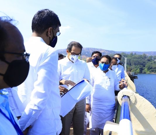 मुख्यमंत्री उद्धव ठाकरे यांनी आज कोयना धरणाची पाहणी केली