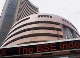 मुंबई शेअर बाजाराचा निर्देशांक १ हजार ४०७ अंकांनी कोसळला