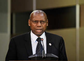 कोरोना विषाणूचा नवा प्रकार अधिक संसर्गजन्य असल्याचा ब्रिटनचा दावा आफ्रिकेच्या आरोग्यमंत्र्याांनी फेटाळला