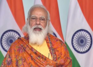 लोकशाही वाचवण्यासाठी अधिक प्रमाणात राजकारणात येण्याचं प्रधानमंत्री नरेंद्र मोदी यांचं तरुणांना आवाहन