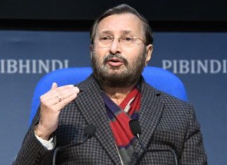 हिंसाचाराला चिथावणी दिल्याबद्दल केंद्रीय मंत्री प्रकाश जावडेकर यांची काँग्रेसवर टीका