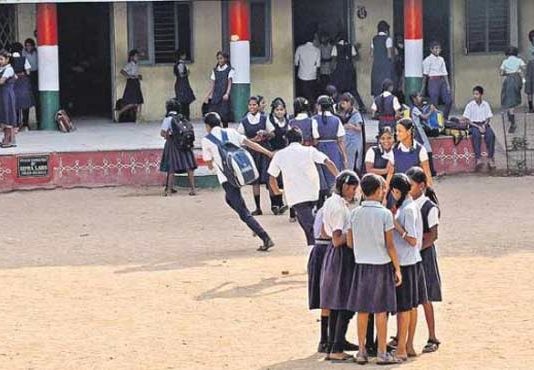 ऑनलाईन शिक्षण थांबवून प्रत्यक्ष शाळा सुरू करा – प्रजा फाऊंडेशन