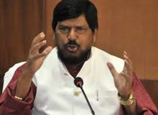 केंद्रीय समाज कल्याण खातं सक्षम करून भटक्या-विमुक्तांना विविध सवलती देण्याचा केंद्र शासनाचा विचार असल्याचं रामदास आठवले यांचं प्रतिपादन