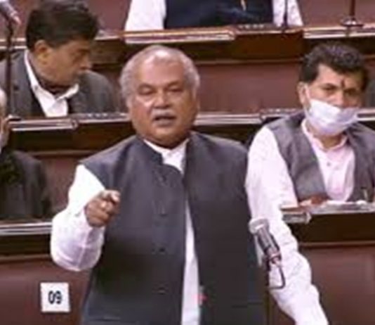 नव्या कृषी कायद्यात कंत्राटी शेतीमधून शेतकऱ्यांना बाहेर पडण्याची अनुमती – नरेंद्रसिंग तोमर