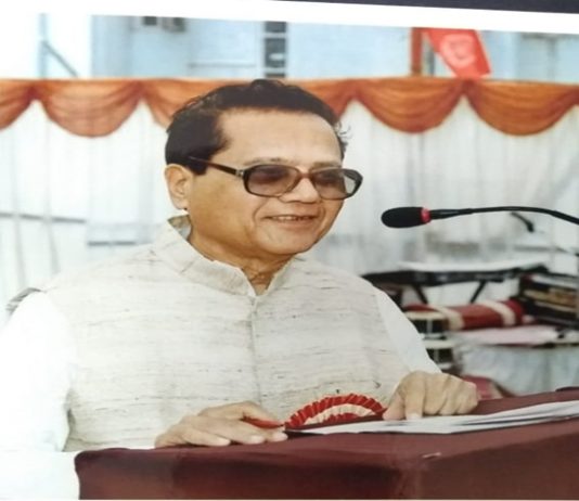 राज्य सरकारी कर्मचारी मध्यवर्ती संघटनेचे माजी सरचिटणीस र. ग. कर्णिक यांचं वृद्धापकाळानं निधन