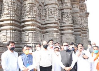 लोणारच्या धारातीर्थ परिसर व दैत्यसुदन मंदिराची मुख्यमंत्री उद्धव ठाकरे यांनी केली पाहणी