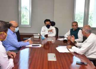 वैद्यकीय अधिकाऱ्यांना नियमित करण्याबाबतचा प्रस्ताव तपासून तयार करण्याचे वैद्यकीय शिक्षणमंत्री अमित देशमुख यांचे निर्देश