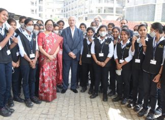 सिम्बॉयोसिस कौशल्य व व्यावसायिक विद्यापीठाचा प्रथम पदवीदान समारंभ उद्योग आणि शैक्षणिक क्षेत्रांनी एकत्रित येऊन रोजगार निर्मितीवर भर द्यावा-उद्योगमंत्री सुभाष देसाई