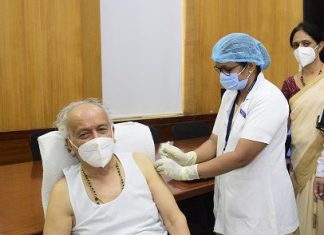 राज्यपाल भगत सिंह कोश्यारी यांनी घेतली कोव्हॅक्सिन लस