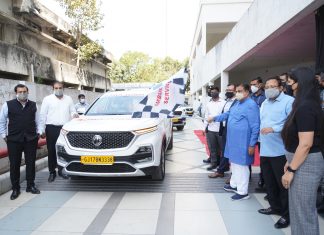 एमजी इंडियाद्वारे नांगिया स्पेश्यालिटी हॉस्पिटलला पाच हेक्टर अँम्ब्युलन्स दान