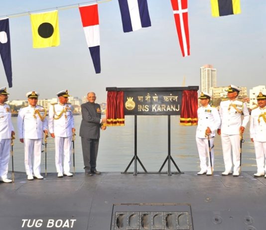 स्वदेशी बनावटीची आय एन एस करंज या पाणबुडीचं आज मुबंईत जलावतरण