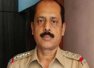 पोलीस अधिकारी सचिन वाझे यांना राष्ट्रीय तपास संस्थेकडून अटक