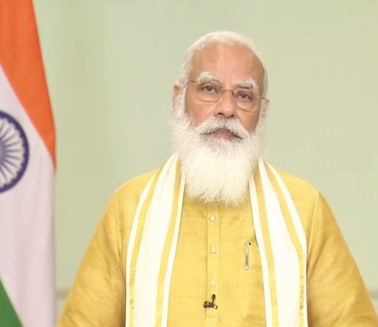 कष्टकरी शेतकऱ्यांच्या आर्थिक हितांचं रक्षण करण्यासाठी प्रधानमंत्री पीक विमा योजना महत्त्वाची – नरेंद्र मोदी