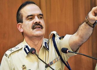 मुंबईचे माजी पोलीस आयुक्त परमबीर सिंग यांची सर्वोच्च न्यायालयात धाव