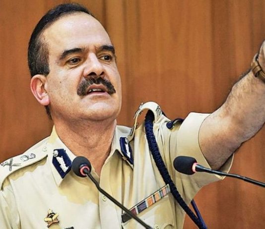 मुंबईचे माजी पोलीस आयुक्त परमबीर सिंग यांची सर्वोच्च न्यायालयात धाव