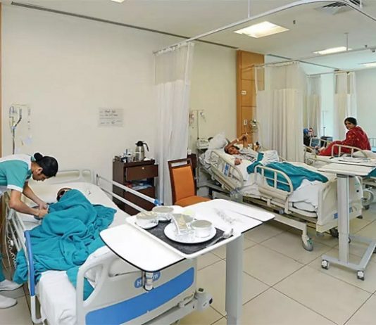 देशात कोविड प्रतिबंधक लसींच्या ६ कोटीपेक्षा जास्त मात्रा लाभार्थ्यांना देऊन भारतानं ७१ दिवसात महत्त्वाचा टप्पा ओलांडला