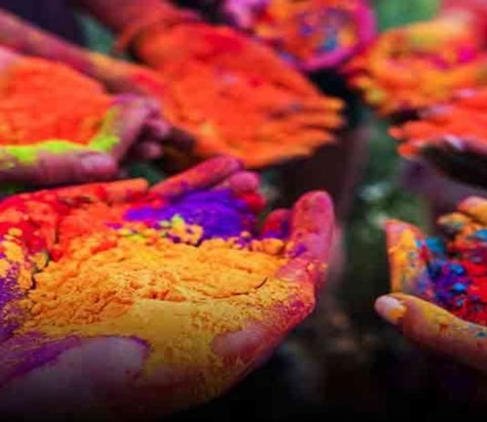 उपराष्ट्रपती एम. वेंकय्या नायडू,अमेरिकेच्या उपराष्ट्राध्यक्ष कमला हॅरिस यांनी जनतेला होळीच्या शुभेच्या दिल्या.