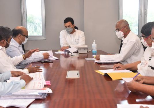 सफाई कामगारांच्या पाल्यांना वारसा हक्क नियमानुसार शासकीय सेवेत सामावून घेण्याचे वैद्यकीय शिक्षणमंत्री अमित देशमुख यांचे निर्देश