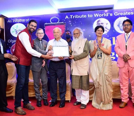 पुरस्कार म्हणजे समर्पण भावनेने काम करणाऱ्यांना प्रेरणा : सुशिलकुमार शिंदे